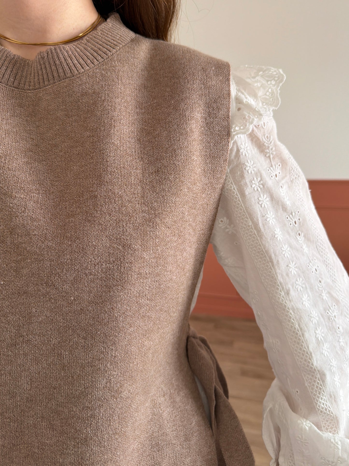 Pull sans manches ÉMILIE taupe