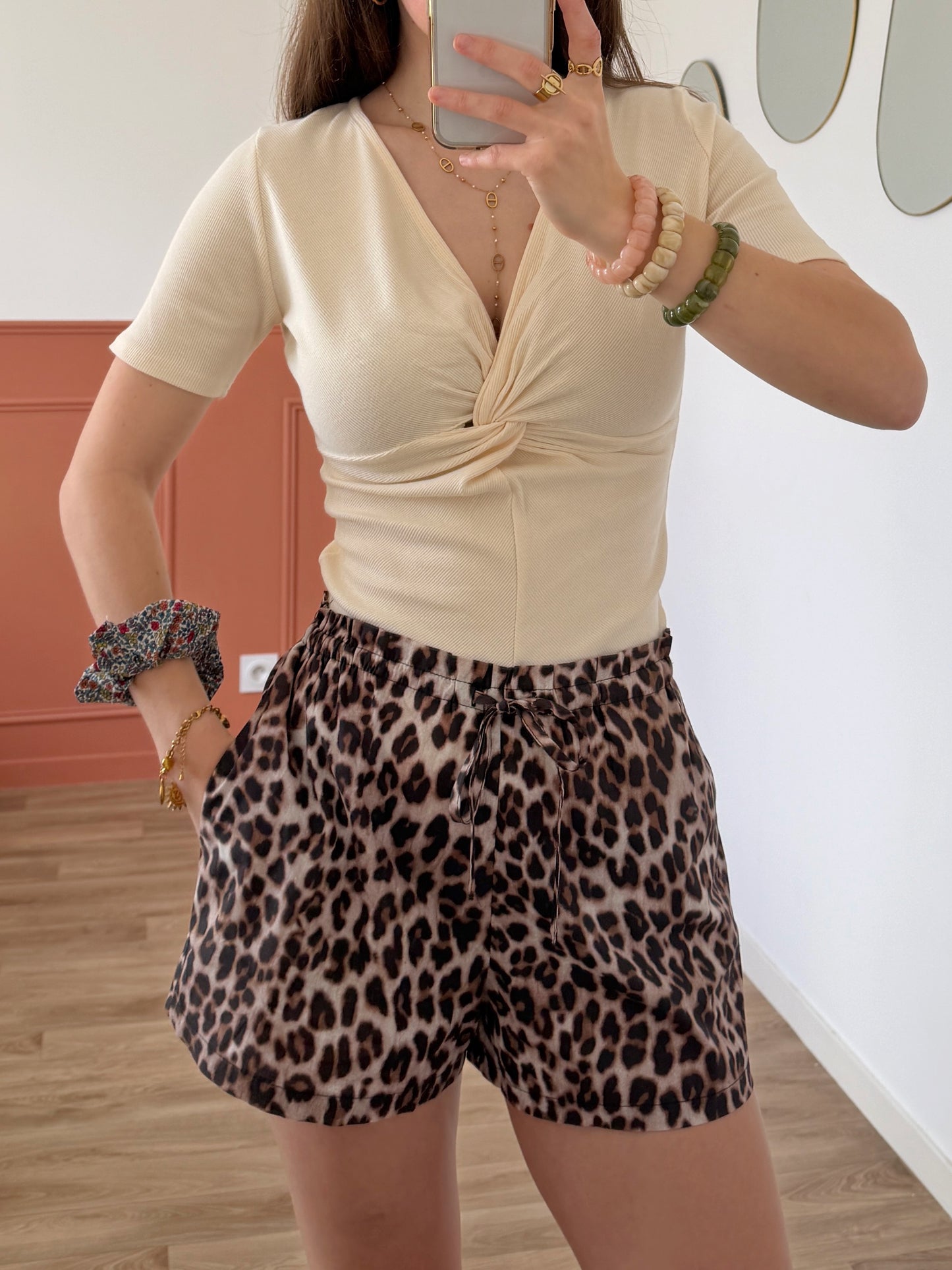Short KARINE